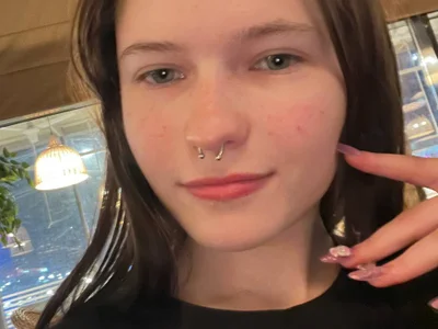 LynHillaire video